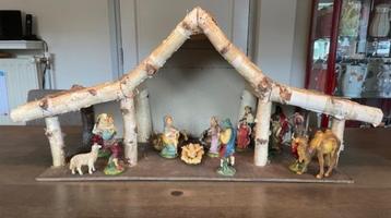 Uitgebreide Kerstgroep met stal beschikbaar voor biedingen