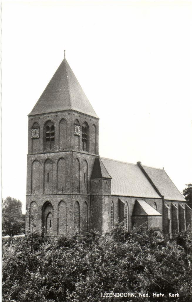IJzendoorn, Ned. Herv. Kerk - ongelopen, Verzamelen, Ansichtkaarten | Nederland, Ongelopen, Noord-Brabant, Voor 1920, Ophalen of Verzenden