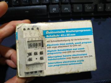 Paladin digitale schakelklok beschikbaar voor biedingen