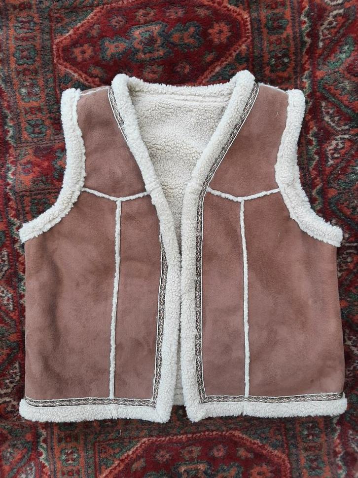 Size S. Bodywarmer/Gilet van CL Essentials, Kleding | Dames, Bodywarmers, Nieuw, Maat 38/40 (M), Bruin, Ophalen of Verzenden