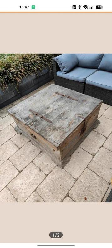 Tafel / kist 100x100 beschikbaar voor biedingen