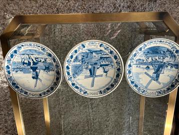 Collector items Bensdorp 3 bordjes delfts blauw beschikbaar voor biedingen