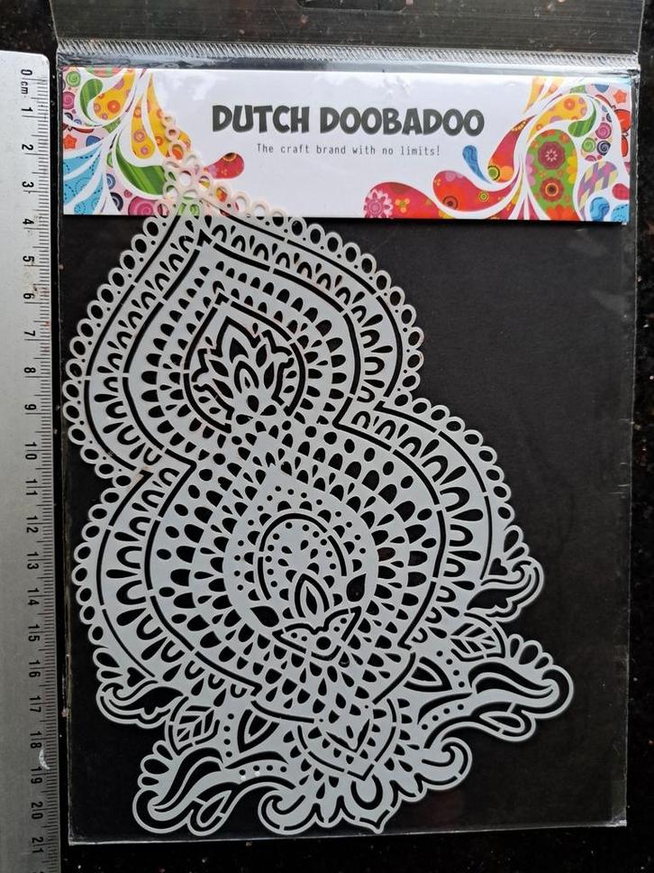 DUTCH DOOBADOO STENCIL MASK SJABLOON MIXED MEDIA JOURNALING, Hobby en Vrije tijd, Kaarten | Zelf maken, Zo goed als nieuw, Pons of Mal