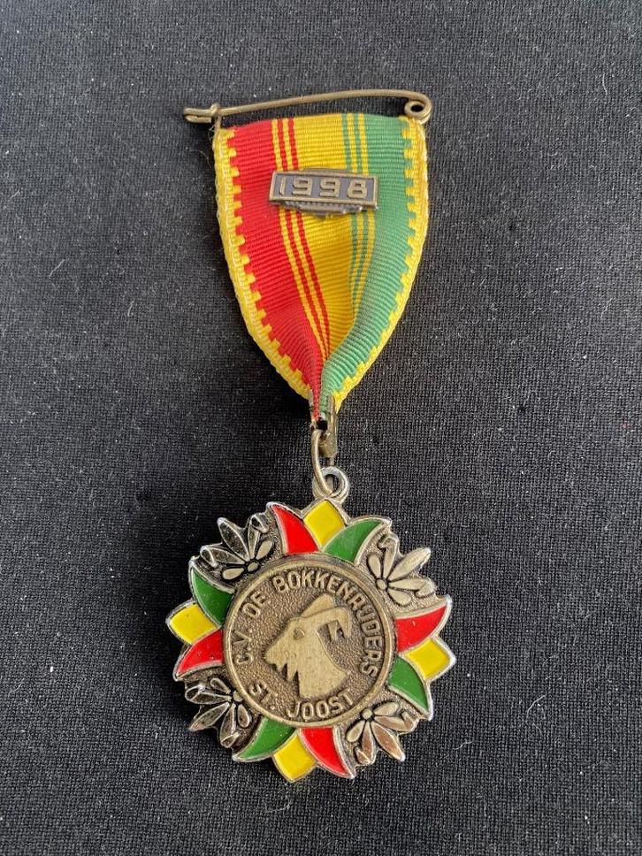 Carnaval onderscheiding CV de Bokkenrijders Sint Joost 1998, Postzegels en Munten, Penningen en Medailles, Overige materialen