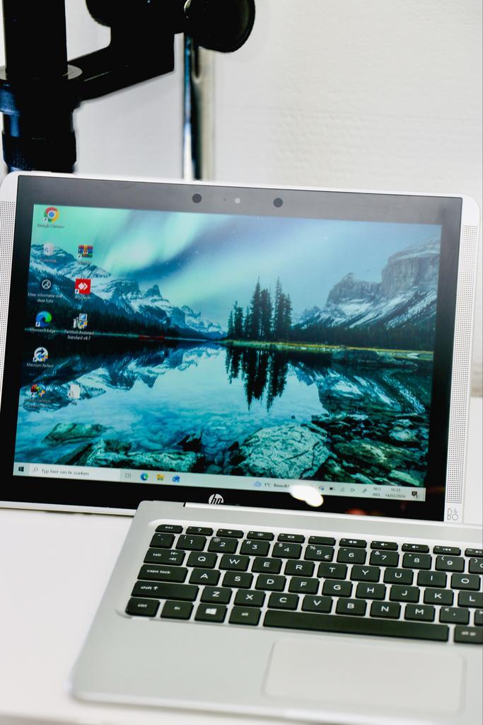 HP Pavilion x2 b100 – 2-in-1 Tablet & Laptop, Computers en Software, Windows Laptops, Gebruikt, 10 inch of minder, SSD, Onbekend