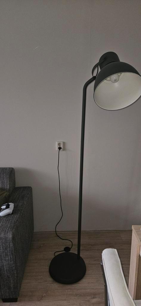 Ikea Draaibare Staande Lamp, Huis en Inrichting, Lampen | Vloerlampen, Zo goed als nieuw, 150 tot 200 cm, Metaal, Ophalen