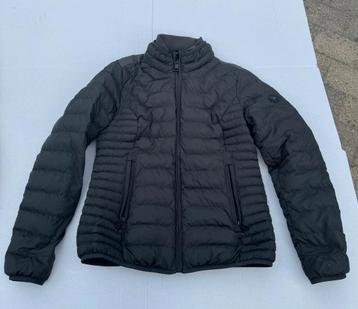 Airforce tussenjas beschikbaar voor biedingen