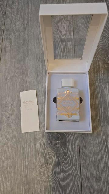 Lattafa Bade'e Al Oud Honor & Glory 100ml beschikbaar voor biedingen
