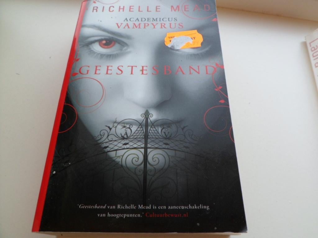 Academicus Vampyrus - Geestesband - Richelle Mead, Boeken, Ophalen of Verzenden, Zo goed als nieuw