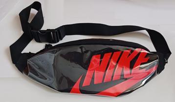 Nike Tas Zwart lak Rode letters Heup tas of Crossbody beschikbaar voor biedingen