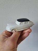 Citroen DS 19 gietmodel geschilderd, kunsthars, 11x4x3.5cm, Hobby en Vrije tijd, Modelauto's | Overige schalen, Ophalen of Verzenden