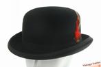 Hardtop bolhoed zwart vilt met rode veren 60-61 = XL nieuw, Ophalen of Verzenden, Nieuw, 60 cm (XL, 7½ inch) of meer, Hoed
