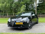 Alfa Romeo Giulietta 1.7 TBi Quadrifoglio Verde | Cruise + C, Gebruikt, 4 cilinders, Leder en Stof, Zwart