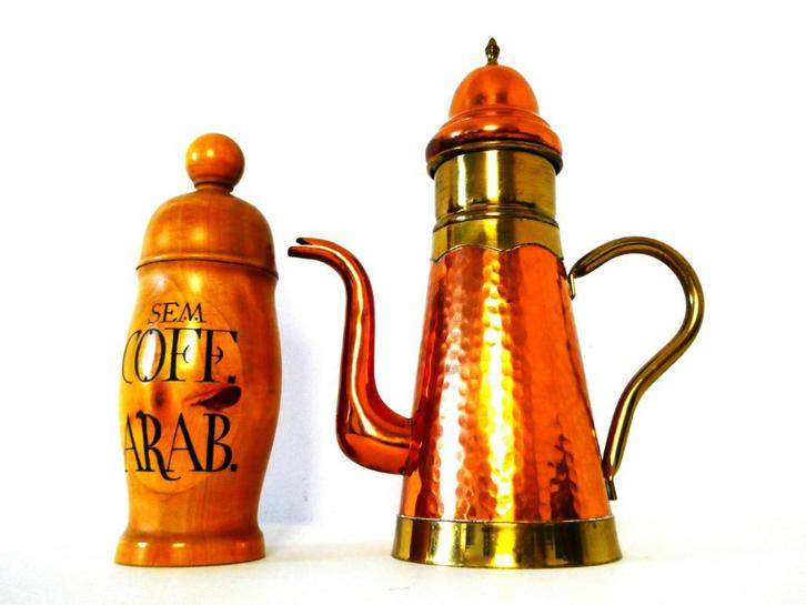 Koper vertind koffiepot met een houten voorraadpot koffie, Antiek en Kunst, Antiek | Keukenbenodigdheden, Ophalen of Verzenden