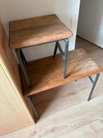 2 bijzettafeltjes. Home made. Oerdegelijk, Ophalen of Verzenden, Zo goed als nieuw, 25 tot 50 cm, Rechthoekig