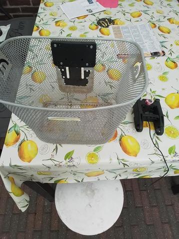 fietsmandje beschikbaar voor biedingen