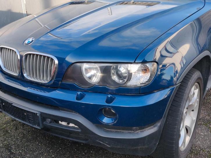 Diverse onderdelen van een BMW X5 4.4i, Auto-onderdelen, Carrosserie en Plaatwerk, Spatbord, BMW, Voor, Ophalen of Verzenden