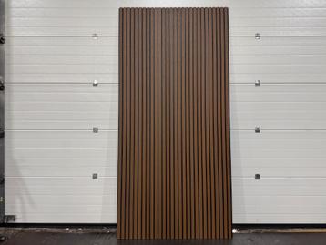 Composiet gevelbekleding (Teak B) beschikbaar voor biedingen