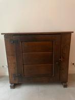 Antieke eikenhouten kast met 2 schappen., Ophalen