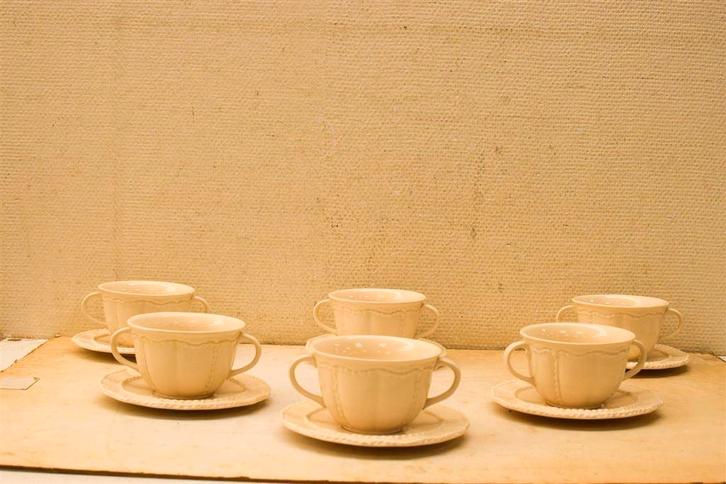 12 delig porseleinen soepkommen met schoteltje 48738, Huis en Inrichting, Keuken | Servies, Gebruikt, Bord(en), Wedgwood, Aardewerk