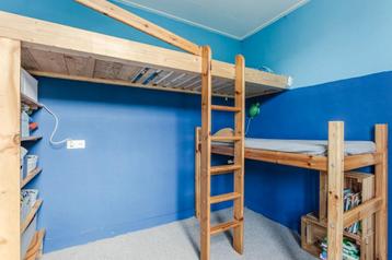 Stevig houten hoogslaper, hoek-stapelbed voor kinderkamer beschikbaar voor biedingen