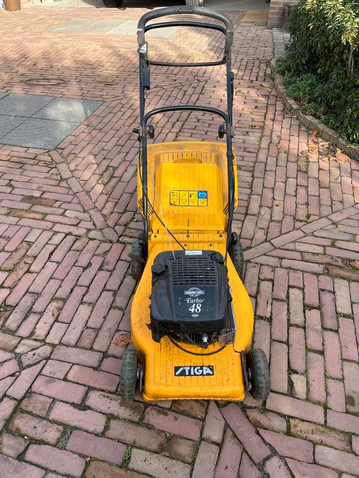 Stiga Turbo 48 Benzine Grasmaaier, Tuin en Terras, Grasmaaiers, Gebruikt, Benzine-grasmaaier, 40 t/m 49 cm, Cirkelmaaier, Opvangzak