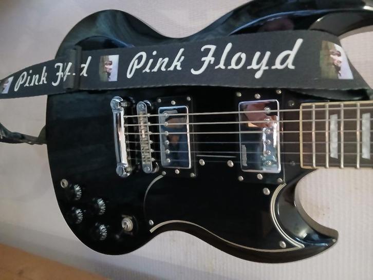 sg vantage vs6-black gitaar zonder krassen of schade, Muziek en Instrumenten, Snaarinstrumenten | Gitaren | Akoestisch, Zo goed als nieuw