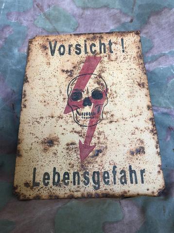 Duits WW2 metalen bord ‘ Vorsicht Lebensgefahr!’