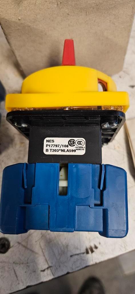 2st Kraus & Naimer KG64 Krachtstroom Schakelaar, Hobby en Vrije tijd, Elektronica-componenten, Ophalen of Verzenden