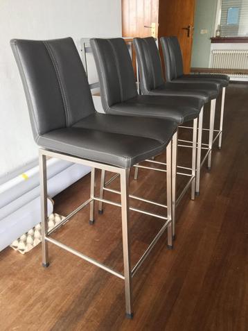 XOOON barstoelen RVS onderstel beschikbaar voor biedingen