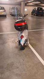 Electrische snorscooter.merk Ebretti.kleur zilver grijs., Fietsen en Brommers, Snorfietsen en Snorscooters, Ophalen of Verzenden