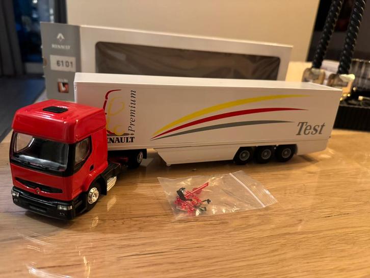 Renault Premium Privilege Test  Renault V.I. Nieuw in doos, Hobby en Vrije tijd, Modelauto's | 1:43, Nieuw, Bus of Vrachtwagen