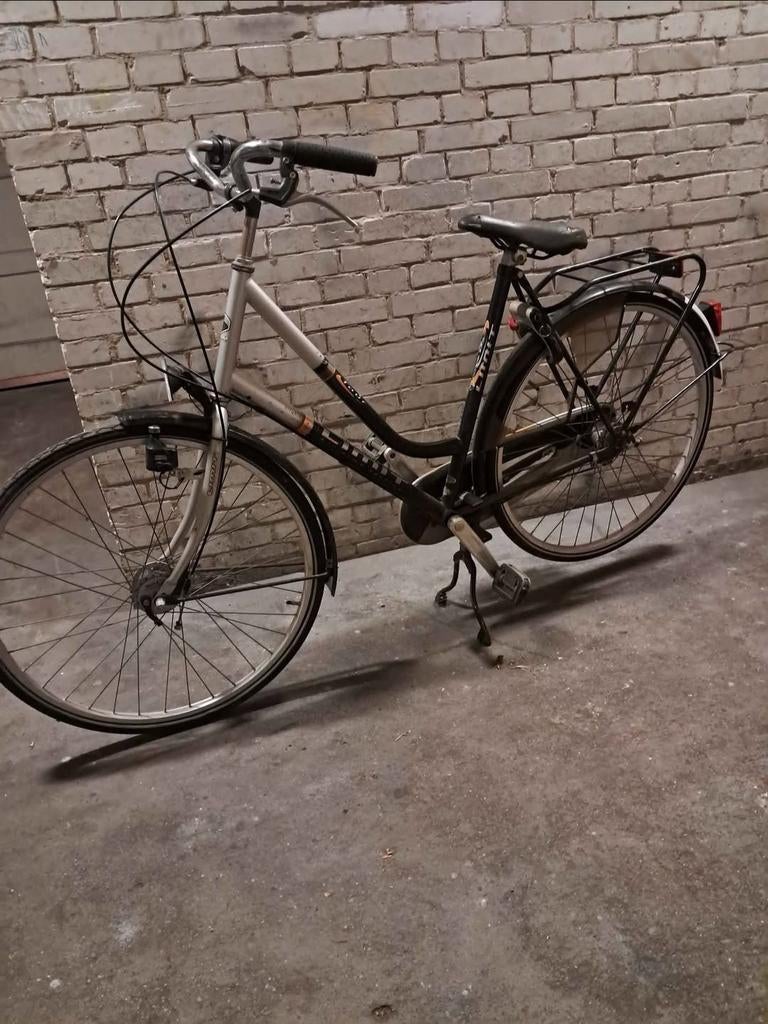 Te koop, Limit merk fiets 28 maat met slot, Ophalen