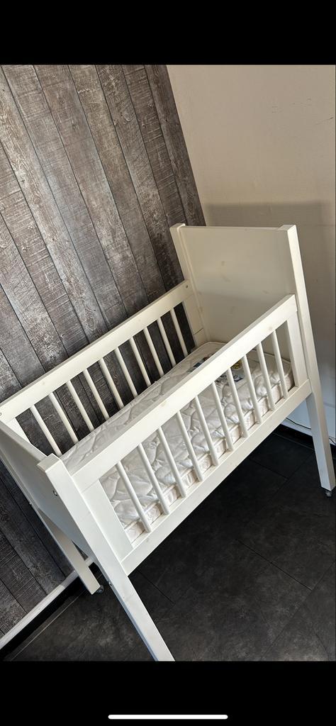 Mooie witte wieg / cosleeper, Kinderen en Baby's, Babywiegjes en Ledikanten, Zo goed als nieuw, Wieg, Ophalen