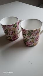 2 bekers, roze, Ophalen of Verzenden, Zo goed als nieuw, Overige stijlen, Kop(pen) en/of Schotel(s)