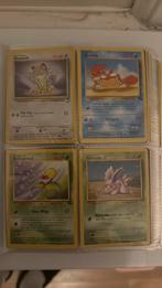 Map vol oude en nieuwe Pokémon kaarten, Hobby en Vrije tijd, Verzamelkaartspellen | Pokémon, Ophalen of Verzenden, Zo goed als nieuw