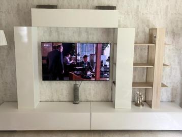 Strak design wandmeubel