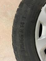 Complete set winterbanden met Ford wieldoppen, Auto diversen, Wieldoppen, Ophalen