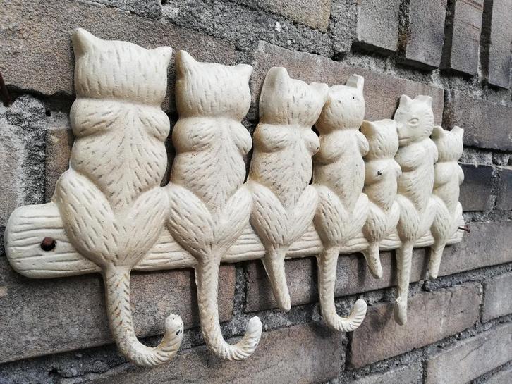 Decorative wall ornament with Cats. 38/18 cm., Verzamelen, Overige Verzamelen, Zo goed als nieuw, Ophalen