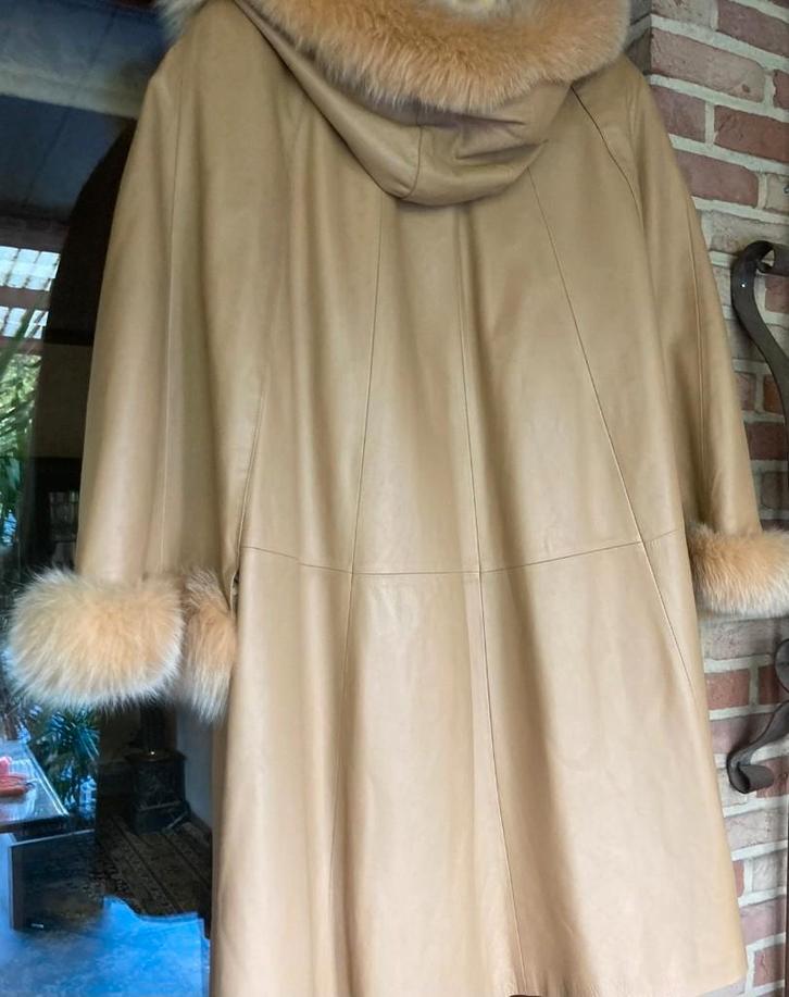 Bugatti kalfsleren nappa cape met cappuchon en vossenbont, Kleding | Dames, Jassen | Winter, Zo goed als nieuw, Maat 42/44 (L)