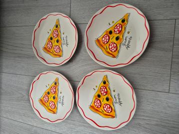Blond Amsterdam pizza borden  beschikbaar voor biedingen