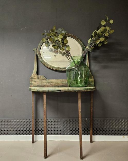 Brocante landelijk tafeltje met oude verweerde spiegel, Antiek en Kunst, Curiosa en Brocante, Ophalen