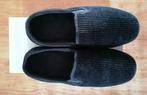 Nagenoeg nieuwe blauwe herenpantoffel harde zool maat 43, Blauw, Ophalen of Verzenden, Zo goed als nieuw, Pantoffels of Sloffen