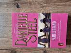 Danielle Steel familieband, Ophalen of Verzenden, Zo goed als nieuw
