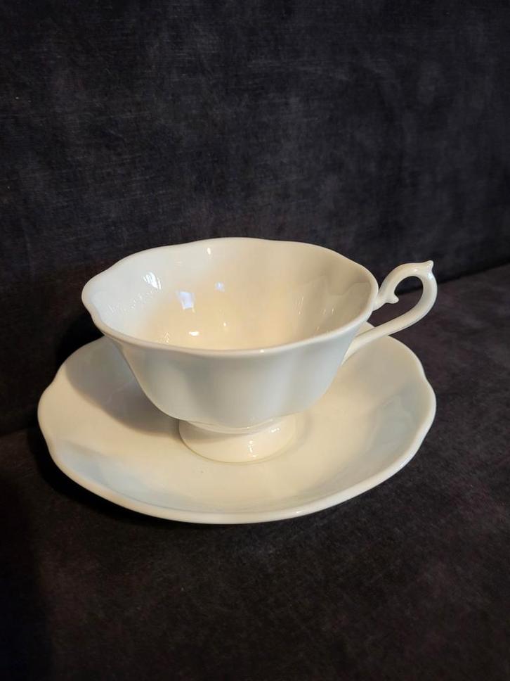 Royal Albert Reverie Kop en Schotel Bone China, Huis en Inrichting, Keuken | Servies, Zo goed als nieuw, Kop(pen) en/of Schotel(s)
