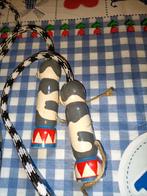 Vintage springtouw met houten handvatten 2 meter, Ophalen of Verzenden