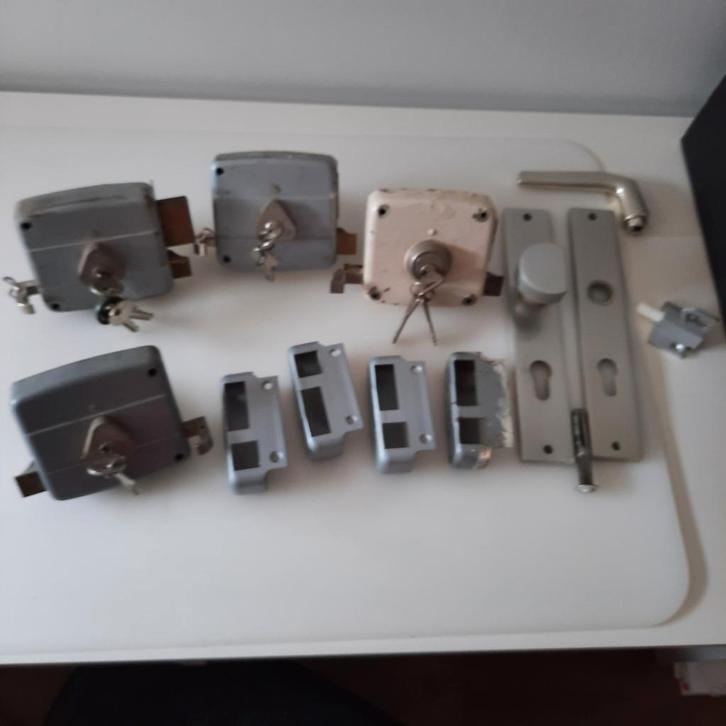 Voordeurslot opleg Voordeur garnituur knip voor klapraam, Doe-het-zelf en Verbouw, Hang- en Sluitwerk, Nieuw, Slot, Overige materialen