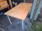 Vika Adilis Bureau / Tafel, Gebruikt, 100 tot 150 cm, Tot twee personen, Modern