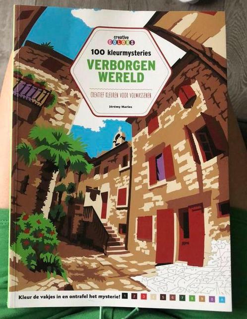 Verborgen wereld, kleurboek voor volwassenen, Boeken, Hobby en Vrije tijd, Zo goed als nieuw, Tekenen en Schilderen, Ophalen of Verzenden
