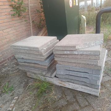 Stoeptegels 50x50 - Partij Gebruikte Tegels beschikbaar voor biedingen